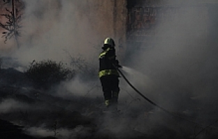 50 Metre Arayla Çıkan İki Yangın Büyümeden Söndürüldü