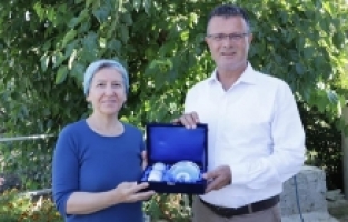 Başkan Öküzcüoğlu, Sarıgöllü Karikatüristin Sergini Gezdi