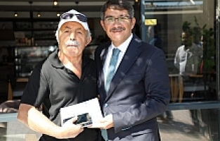 Başkan Çelik’ten Manisalılara 8 Eylül’e Özel Albüm