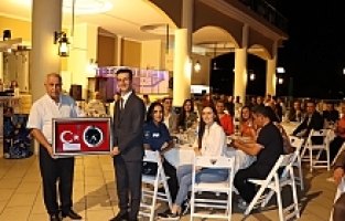 Emniyet personelinden müdüre veda yemeği