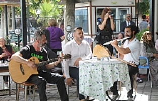 Huzurevi Sakinleri Halk Müziği Konseriyle Coştu