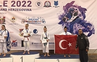 İkra Üzüm'den Bronz Madalya