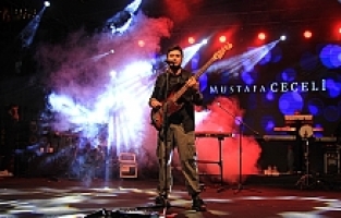 Kula Beşibiryerde Turizm ve Sanat Festivali Mustafa Ceceli Konseri ile Başladı