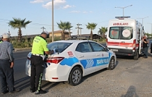 Otomobil ile Motosiklet Çarpıştı