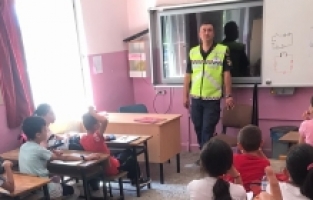 Sarıgöl jandarmasından öğrencilere trafik eğitimi