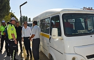 Selendi'de servis araçları denetlendi