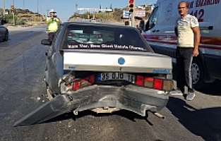 Seyir Halindeyken Kırmızı Işıkta Bekleyen Otomobillere Çarptı