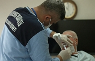 Yunusemre Belediyesi İhtiyaç Sahiplerine Bir Telefon Kadar Yakın