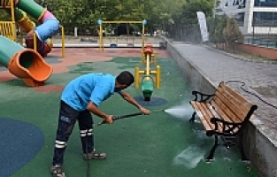 Yunusemre Belediyesinden Çocuk Parklarında Temizlik
