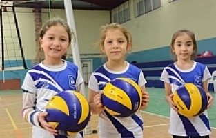Yunusemre'de Kış Voleybol Kursu Kayıtları Başladı