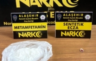 Manisa'da uyuşturucu tacirlerine operasyon: 2 kişi tutuklandı