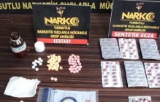 Manisa'da uyuşturucu tacirlerine operasyon