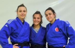 Yunusemre'nin Milli Gururları Hem Sporda Hem de Eğitimde Başarılı