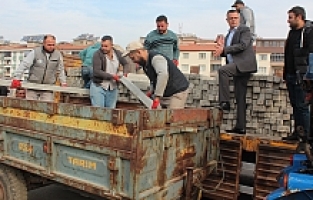 Belediyeden Çiftçiye Mazot ve Direk Desteği