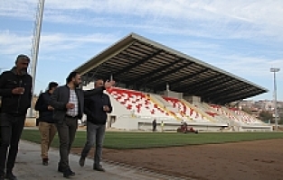 Kula İlçe Stadı Yenilenen Yüzüyle Hizmete Hazırlanıyor