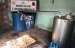 Manisa’da 97 litre sahte rakı ele geçirildi