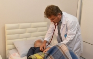 Yunusemre Belediyesi Evde Sağlık Hizmeti ile Yaralara Merhem Oluyor