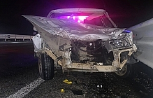 Kamyona Arkadan Çarpan Otomobildeki 2 Kişi Yaralandı