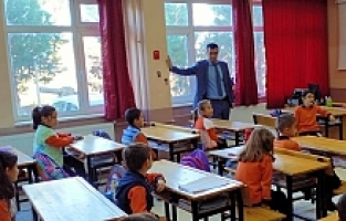 Müdür Yıldırak, Okulların Eksikliklerini Yerinde Tespit Ediyor