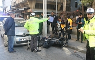 Turgutlu'da Otomobil ile Motosiklet Çarpıştı