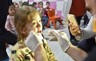 Yunusemre'de Miniklere Ağız ve Diş Sağlığı Taraması Devam Ediyor