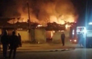 Alaşehir’de Ahşap Evde Çıkan Yangın Korkuttu