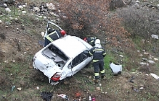 Kontrolden Çıkan Otomobil Şarampole Devrildi