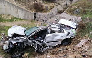 Soma’da Kontrolden Çıkan Otomobil Şarampole Uçtu: 2 Ağır Yaralı