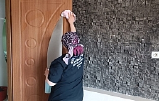 Belediye Ekipleri Depremzedeler için Evleri Temizledi