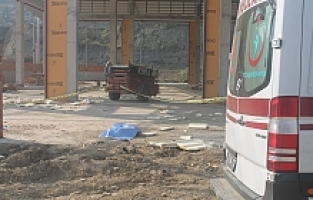 Çatıdan Düşen İşçi Hayatını Kaybetti