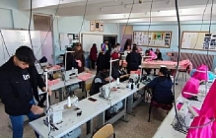 Öğretmen, Öğrenci, Veli El Ele Verdi Depremzedeler için Üretmeye Başladı