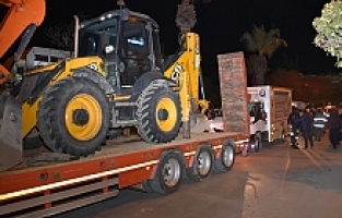 Salihli Belediyesi Deprem Bölgesine İş Makinesi ve Personel Gönderdi