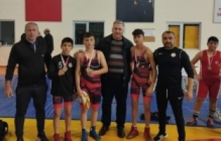 Güreşte Manisa'yı Sarıgöl Mustafa Metin İmam Hatip Ortaokulu Temsil Edecek