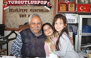 Minik Yürekler Depremzede çocuklar için Kumbaralarını Bağışladı