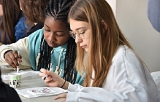 Salihli Çini-Seramik Atölyesi Erasmus Öğrencilerini Ağırladı