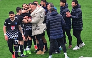 Yunusemre Belediyespor Liderliğini Devam Ettirdi