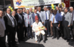 AKHİSAR’DA YILIN AHİSİ SABRİ MERDE OLDU 