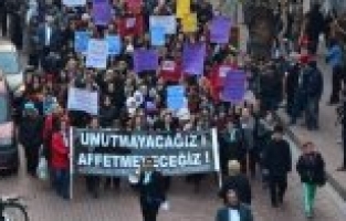 Akhisarlılar, Özgecan ve diğerleri için yürüdü