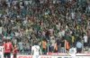 AKHİSARSPOR YÖNETİMİNE TEPKİ: BOZUK PLAK GİBİSİNİZ