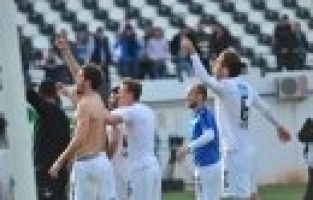 AKHİSARSPOR'UN YÜZÜ GÜLÜYOR