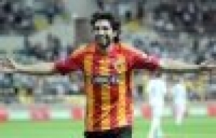 AKİGO CANGELE'NİN PEŞİNDE