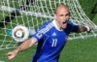 AKİGO VİTTEK İÇİN DÜĞMEYE BASTI