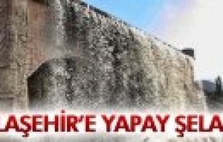 ALAŞEHİR BELEDİYESİ’NDEN ŞELALELİ DİNLENME ALANI