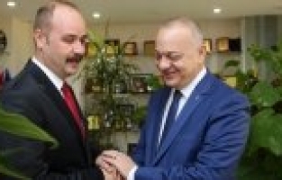 Başkan Ergün Şehzadeler İlçe Teşkilatını Ağırladı