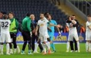 BİLAL KISA'DAN FENERBAHÇE'YE GÖNDERME