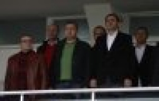 DÜĞÜNDEN SONRA MAÇA GİTTİ!..