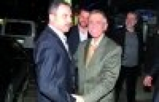 ESKİ DOSTLAR HASRET GİDERDİ