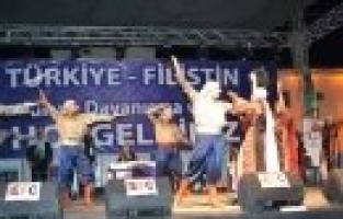 FİLİSTİN HALK DANSLARI TOPLULUĞU KULA'DA BÜYÜK İLGİ GÖRDÜ