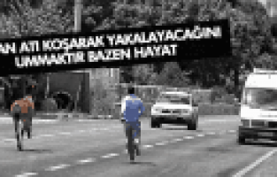 KAÇAN AT TEHLİKE SAÇTI