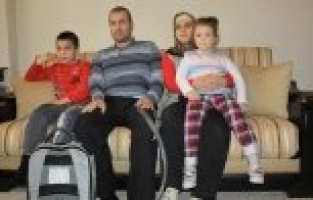 KALBİNİ ÇANTASINDA TAŞIYOR